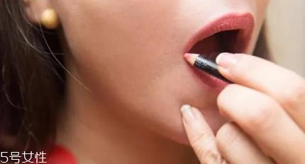 唇线笔有必要用吗 唇线笔3个隐藏技能 唇线笔有必要用吗 唇线笔3个隐藏技能