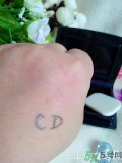 迪奥凝脂恒久粉饼怎么样?