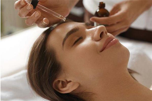 月经期间可以灌肤吗 经期可以做芦荟灌肤吗 月经期间可以灌肤吗 经期可以做芦荟灌肤吗