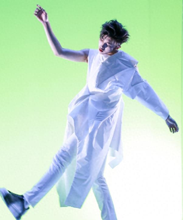 蔡徐坤最帅写真照,第一张温柔,第五张超酷 ,最后一张燃爆了