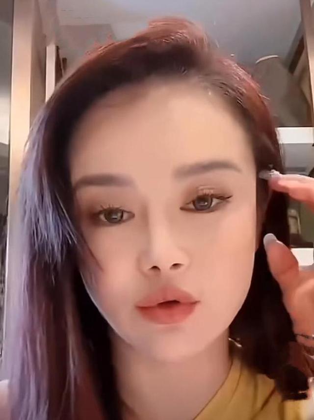 冉莹颖说黄晓明很爱孩子 网友:爸爸爱儿子这不是最正常的事情吗?