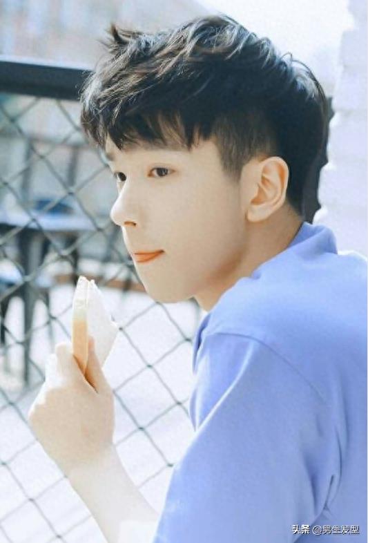 8款男生“最帅气”学生党发型,开学了剪一个,帅气翻倍