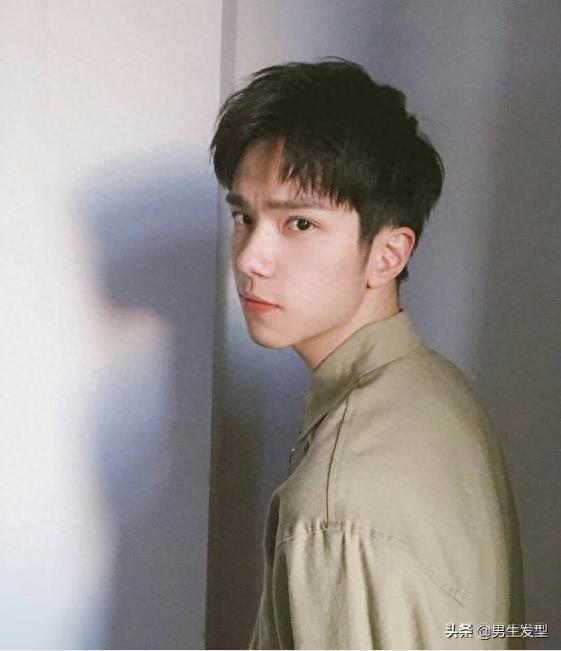 8款男生“最帅气”学生党发型,开学了剪一个,帅气翻倍