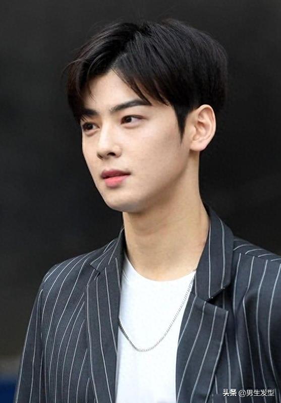 8款男生“最帅气”学生党发型,开学了剪一个,帅气翻倍