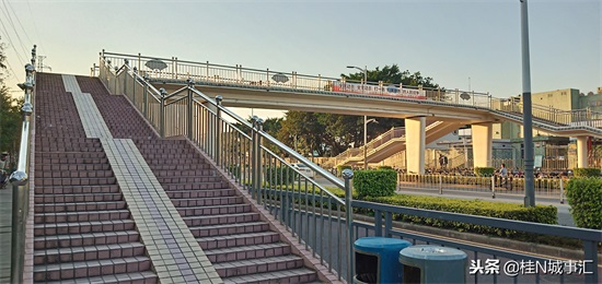 深圳沙井有名的大厂，工资可以一般的人在里面吃不消，常年招工