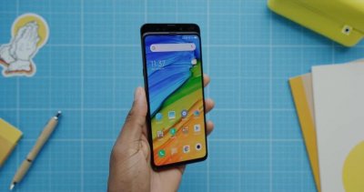 ​三星A8S详细测评，荣耀V20瑟瑟发抖