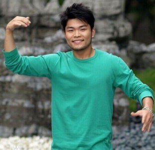 ​抖音整个夏天想和你环游世界是什么歌：李玖哲夏天