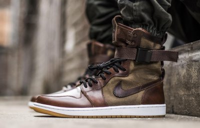 ​全球仅此一双，The Shoe Surgeon缔造Special Field Air Jordan 1