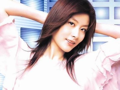 ​＂香港最后一位歌坛天后＂陈慧琳家世有多恐怖，向华强也得礼让三分