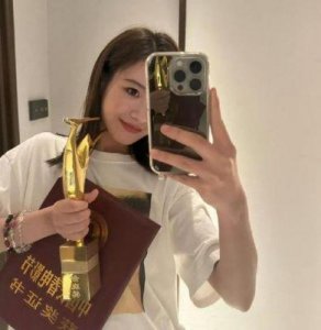 ​李庚希获金鸡奖最佳女主，背后“黑幕”引发争议揭秘