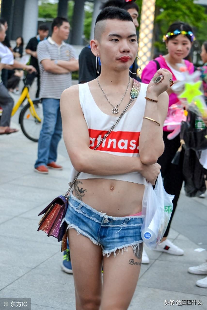 深圳男子爱穿暴露女装,自称超级男神,照片让人看了倒胃口