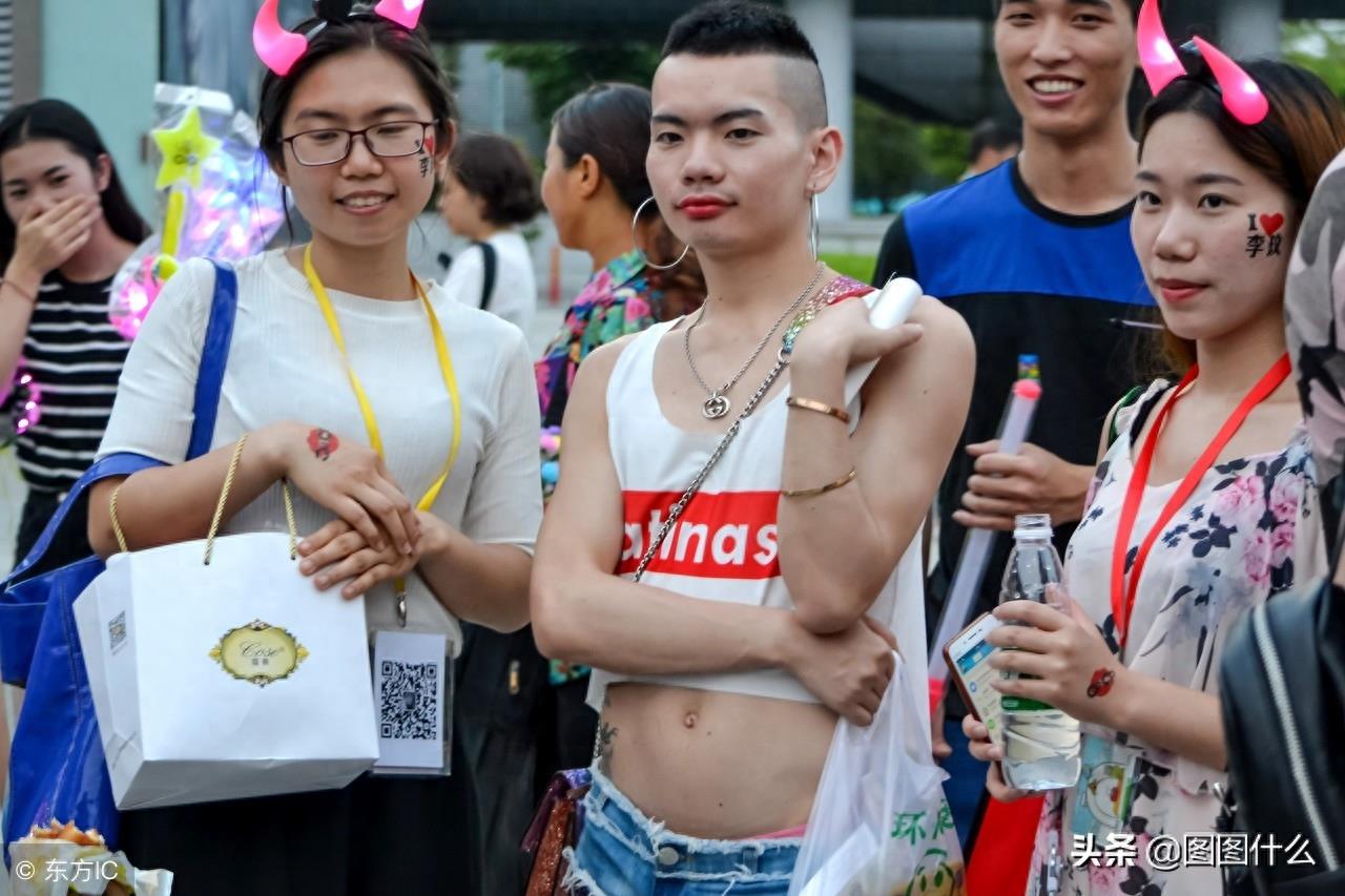 深圳男子爱穿暴露女装,自称超级男神,照片让人看了倒胃口
