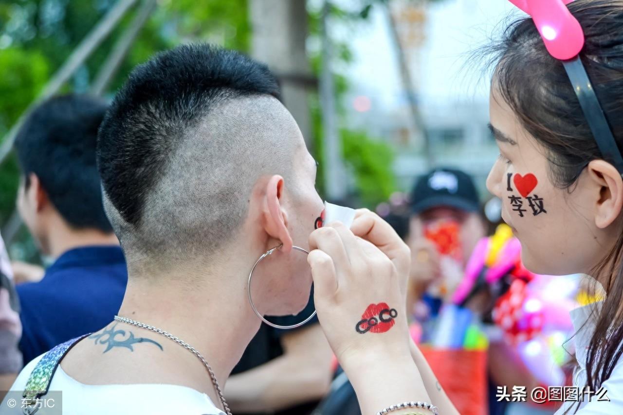 深圳男子爱穿暴露女装,自称超级男神,照片让人看了倒胃口