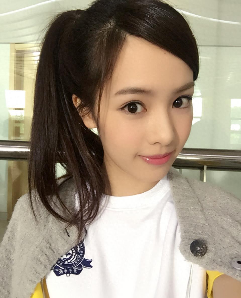 模特出道,有“小张梓琳”之称,《校花2》陈雨舒扮演者:熊玉婷