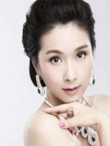 ​千百惠：从初代甜歌皇后到重拾音乐梦想的励志人生