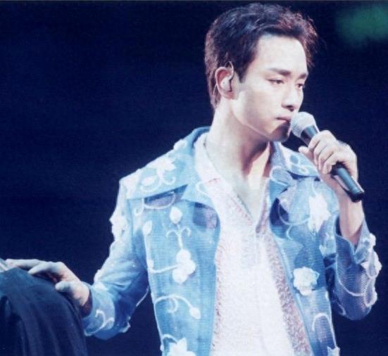 张国荣歌曲：10句最暖心的歌词情话！