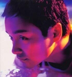 张国荣歌曲：10句最暖心的歌词情话！