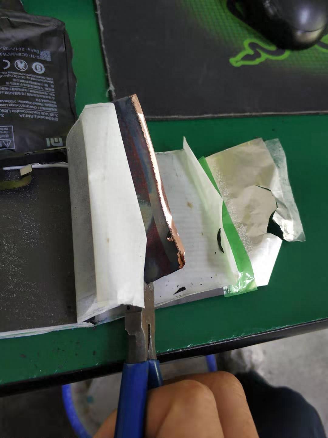 小米Note3锂离子聚合物电池拆解