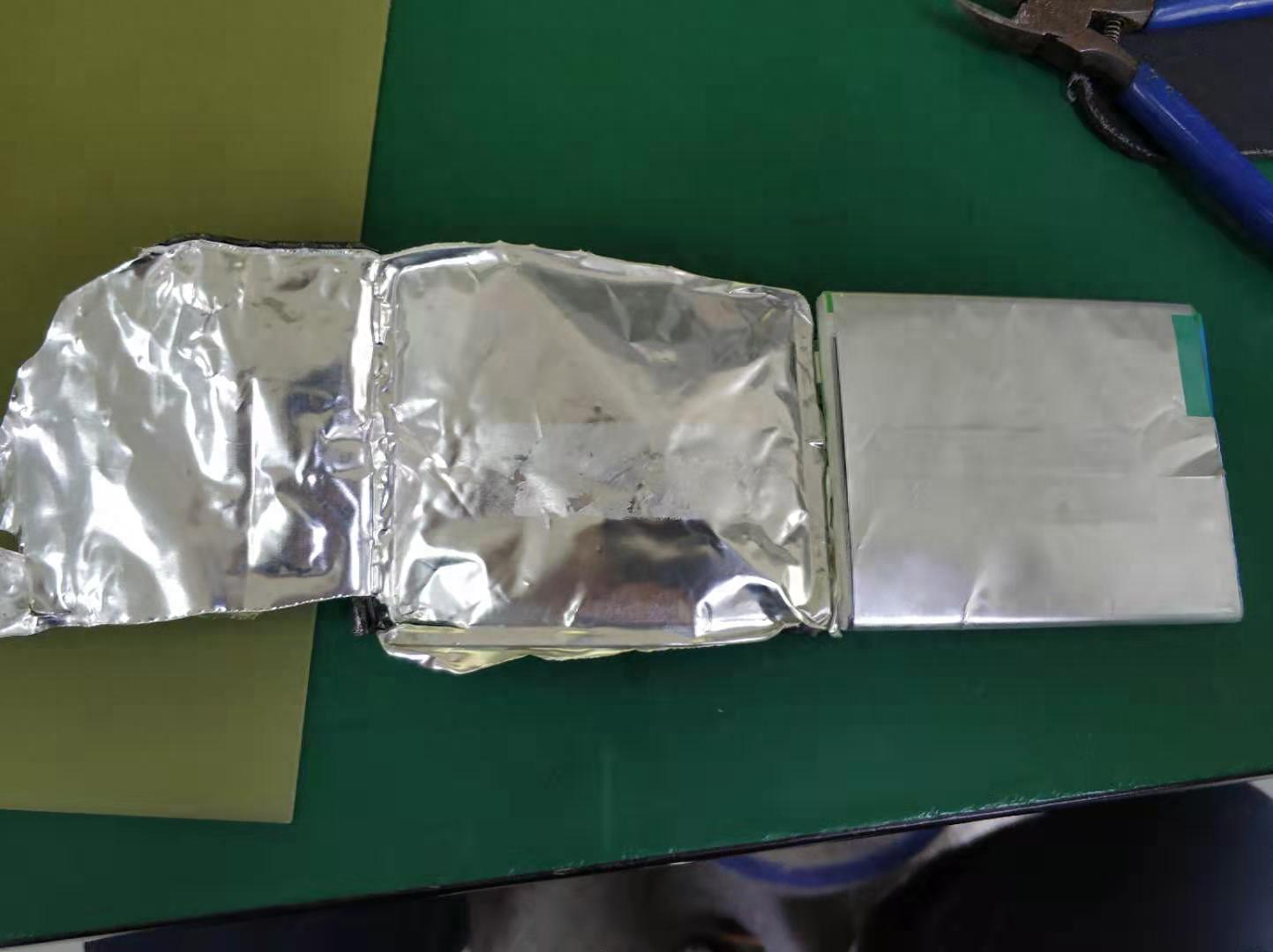 小米Note3锂离子聚合物电池拆解