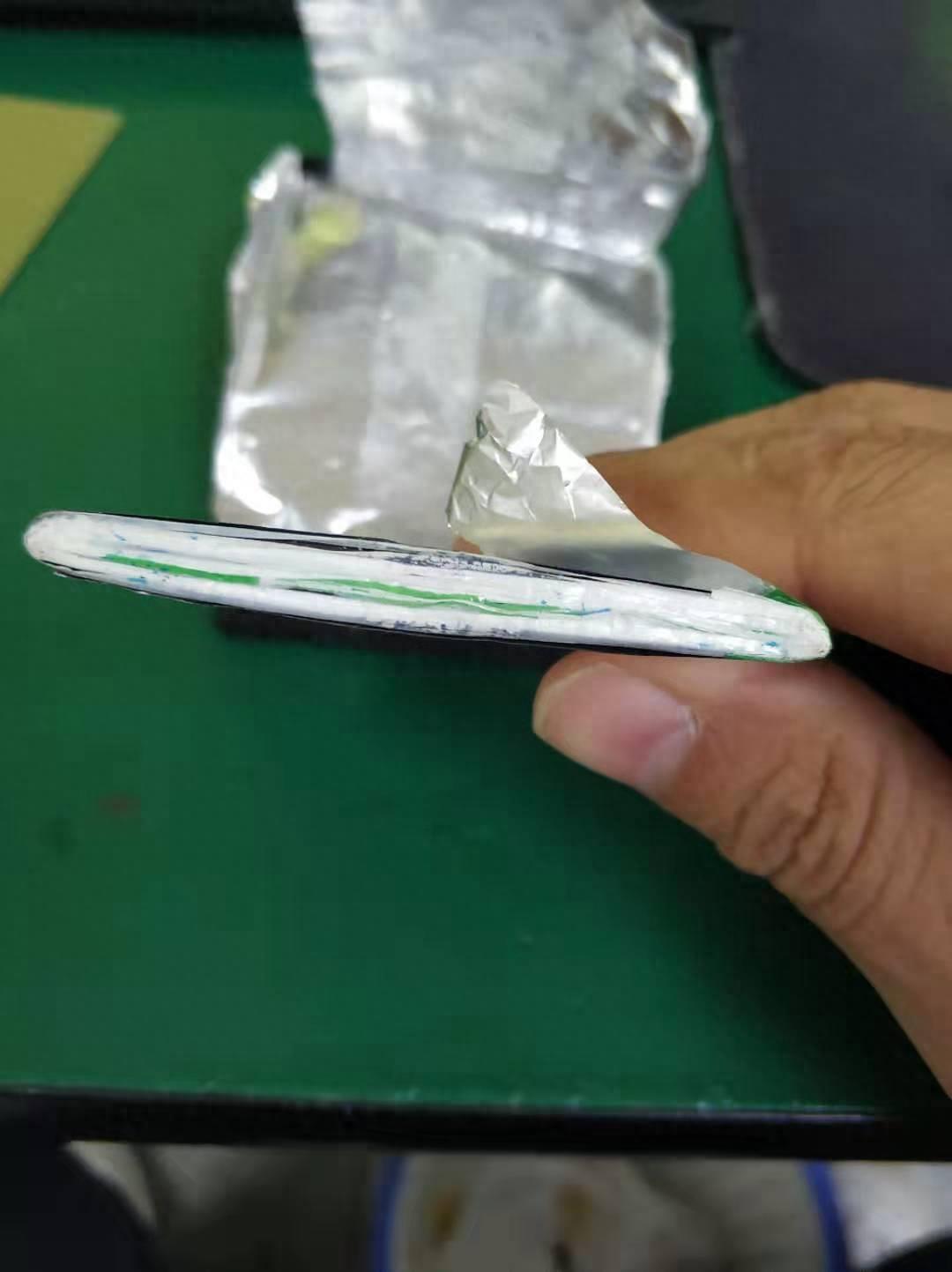 小米Note3锂离子聚合物电池拆解