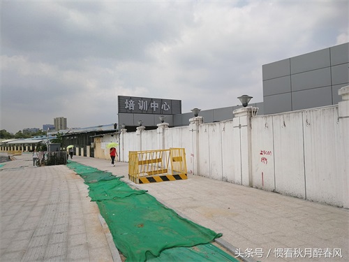 实拍:富士康大陆总部招募中心,和几年前的求职场景大不一样