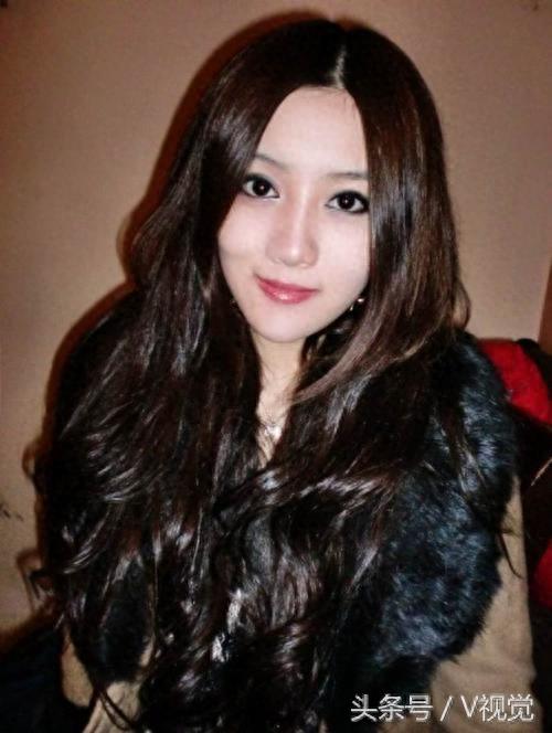 孙思萌出生于吉林省长春，籍贯河南洛阳，平面模特、演员、模特