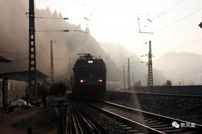 ​新凤凰火车站 丨于我是始发站，也是终点站