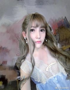 ​刘梓晨大秀女装，以为辣眼睛没想到出奇的好看