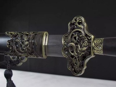 ​揭秘乾隆皇帝的无价之宝，九龙宝剑到底在何人之手？