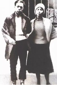 ​革命叙事艺术的新创造-观粤剧电影《刑场上的婚礼》有感