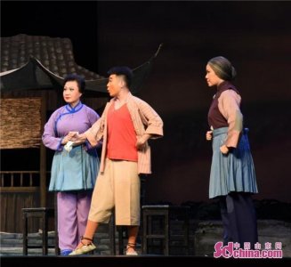 ​现代京剧《沙家浜》｜名段、名剧脍炙人口，名家、名团回味经典