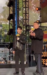 ​黄晓明引发热议，中指戴钻戒疑似澄清再婚传闻