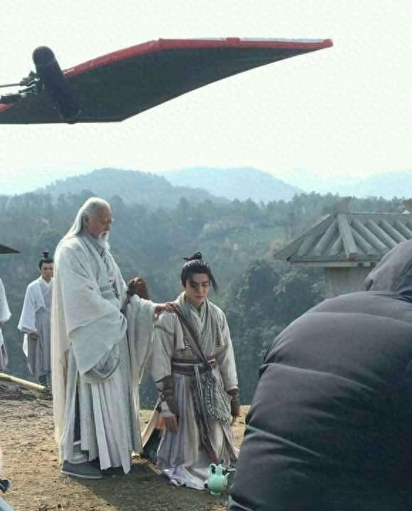 新版《倚天屠龙记》剧照，祝绪丹版周芷若太美了，不输师父周海媚