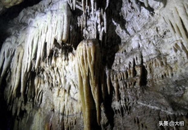 一座封尘了百万年的溶洞！山东省沂水县的天然地下画廊