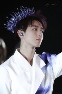 ​王俊凯与王源、易烊千玺组成青春励志组合TFBOYS正式出道