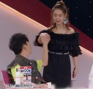 ​戚薇综艺黑历史，大张伟尴尬回应，再度合作表现获赞