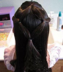 ​10款小女孩编发发型，生个女儿就得让她美美的！