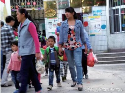​孩子开学了，“接送保姆”跟着走俏！