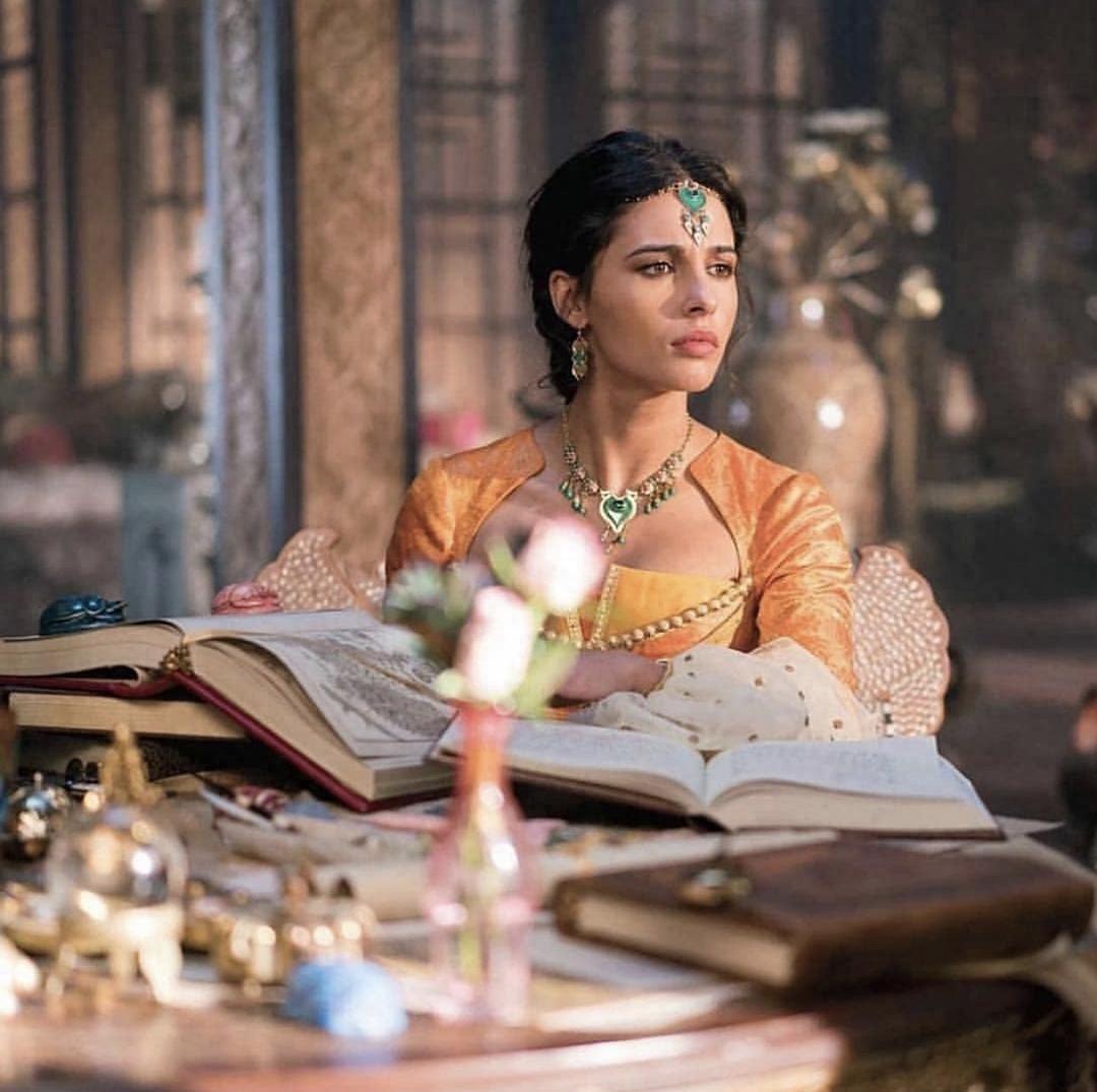 好莱坞新晋女星娜奥米·斯科特