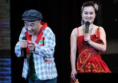 42岁“赵四”刘小光的小7岁漂亮妻子陈静近照