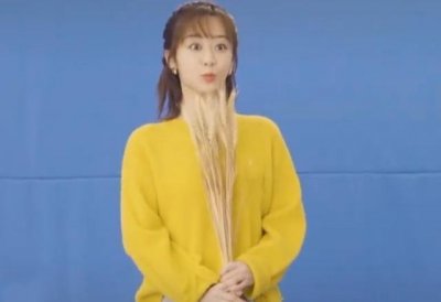 ​杨紫终于穿平底鞋，看到腿，这才是身高167cm真实的腿长