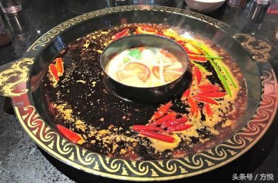 ​粤味全鸡火锅的制作方法及配方，赚广东人的钱需学会的一道火锅