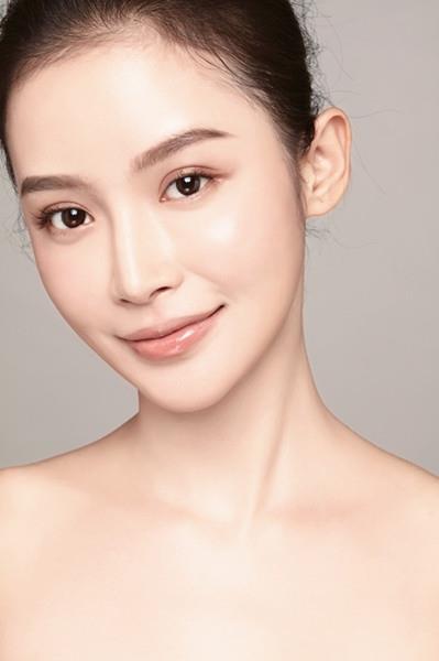 “千面女王”瑛子，《战长沙》中爱国的金秀，娇俏可人，清丽脱俗