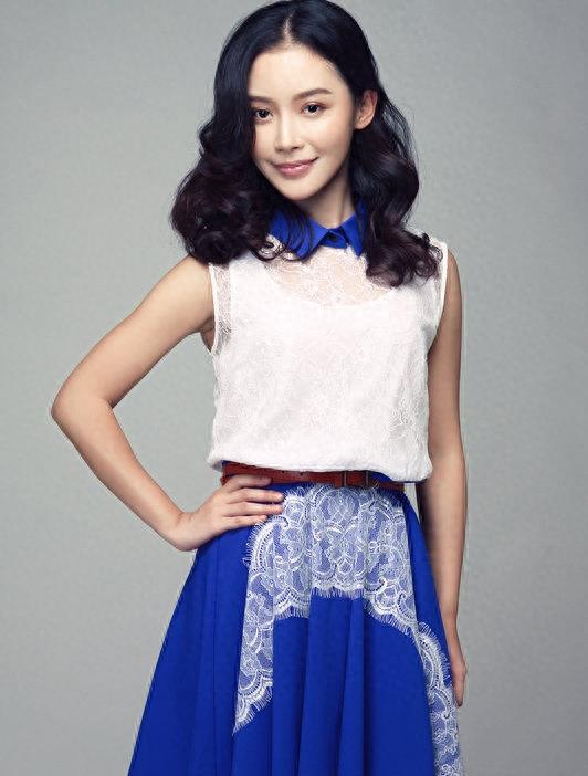 “千面女王”瑛子，《战长沙》中爱国的金秀，娇俏可人，清丽脱俗