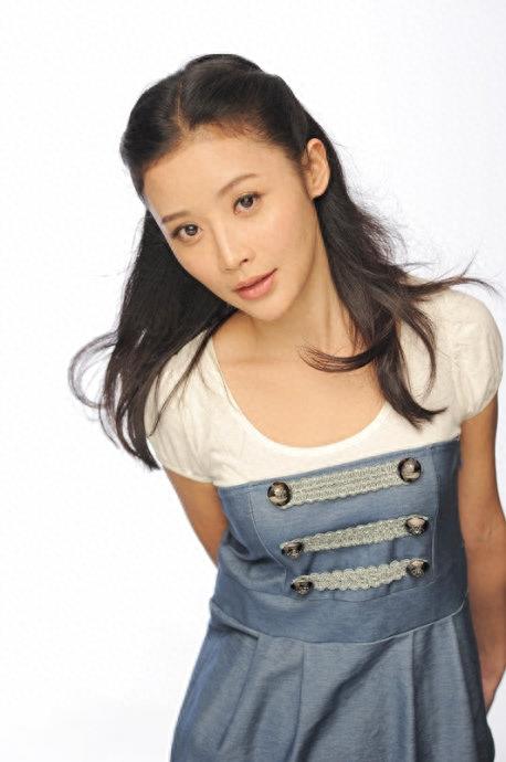 “千面女王”瑛子，《战长沙》中爱国的金秀，娇俏可人，清丽脱俗