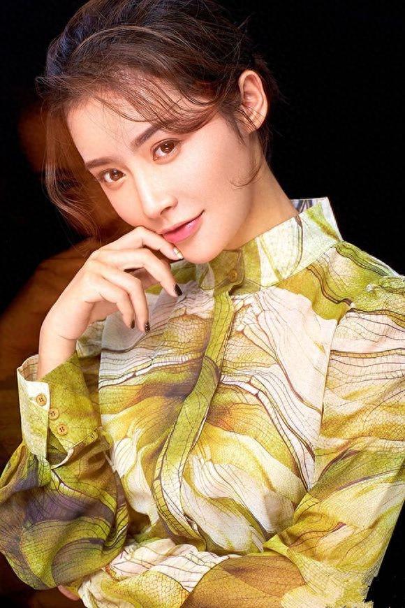 “千面女王”瑛子，《战长沙》中爱国的金秀，娇俏可人，清丽脱俗