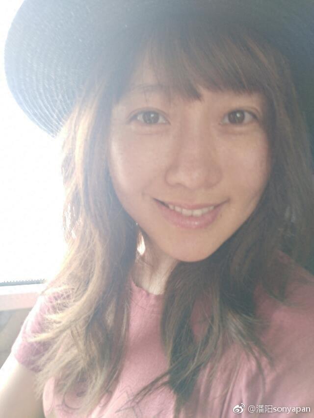 潘阳老公曾送其3800万法拉利求婚 一家人相亲相爱其乐融融