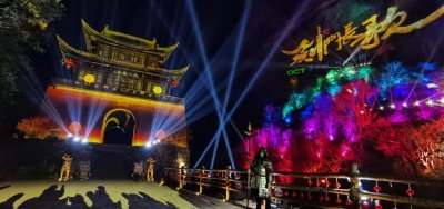 ​日子向晚，做一个清闲自在的剑阁夜旅人吧