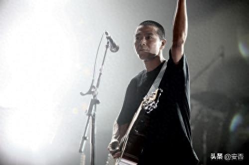 文艺青年喜欢的十五位小众民谣歌手,总有一个你没有听过