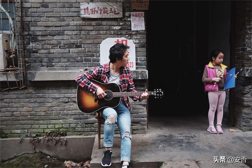 文艺青年喜欢的十五位小众民谣歌手,总有一个你没有听过